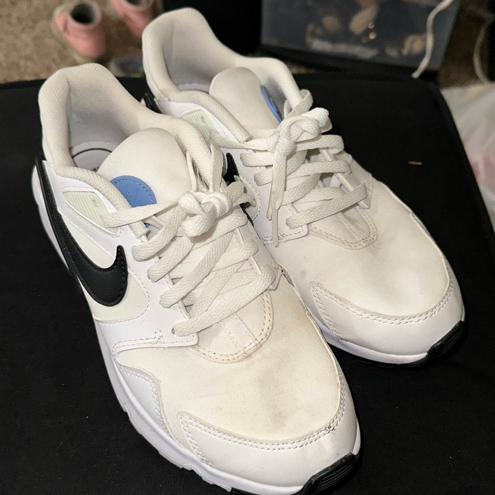 Women’s Nike shoes
